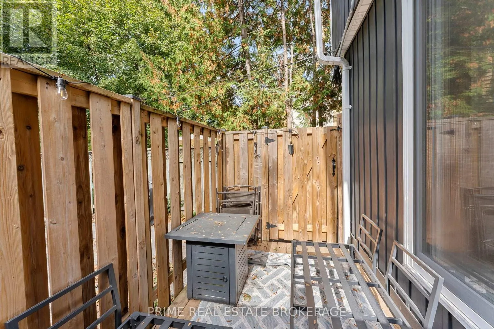 583 MAITLAND STREET