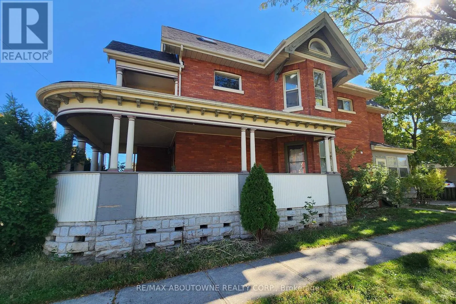 LOWER 2 - 177 CHATHAM STREET