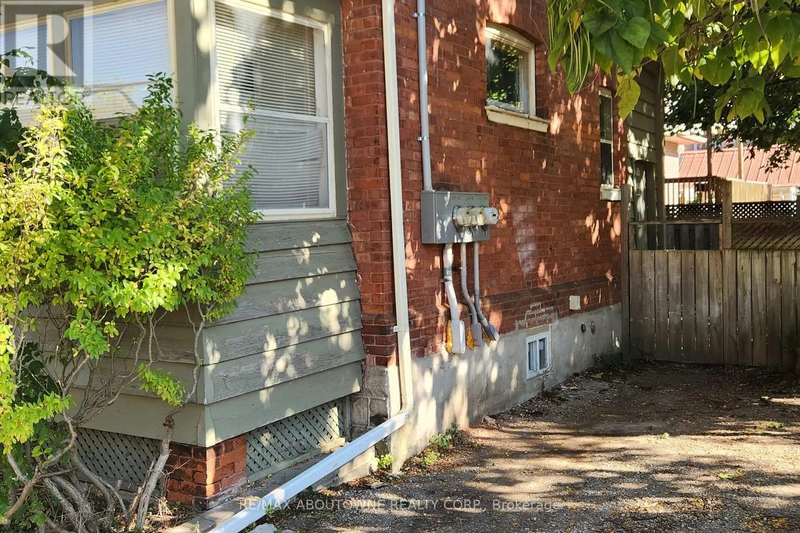 LOWER 2 - 177 CHATHAM STREET
