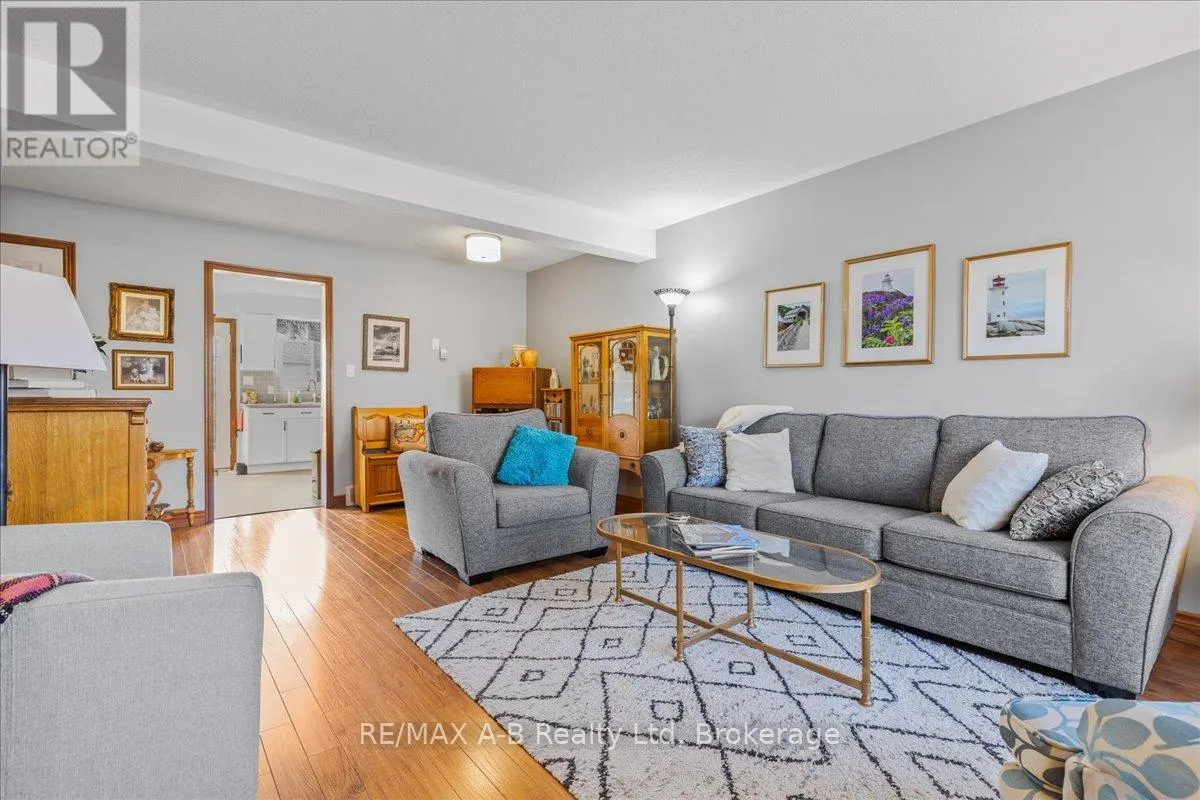 27 - 20 SOUTHVALE ROAD, #27