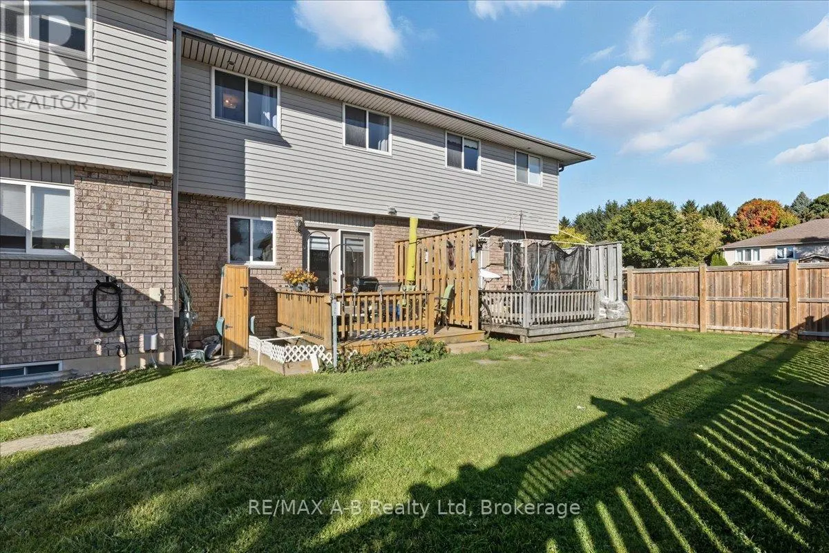 27 - 20 SOUTHVALE ROAD, #27
