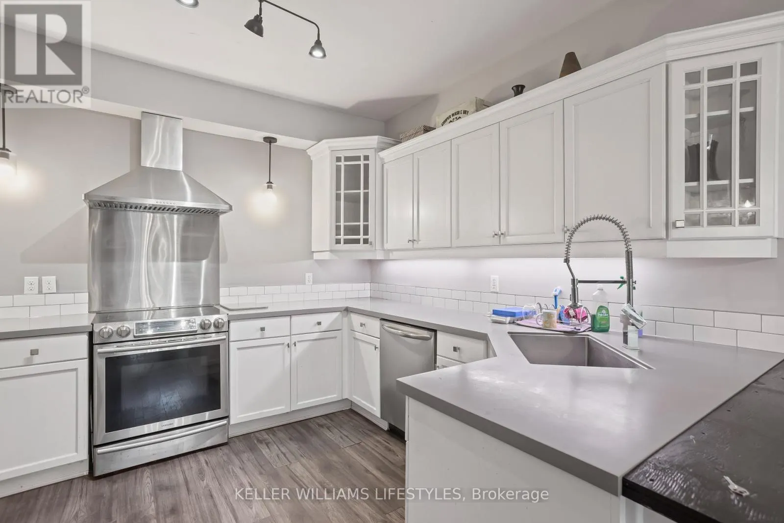6 - 624 WILLIAM STREET, #6