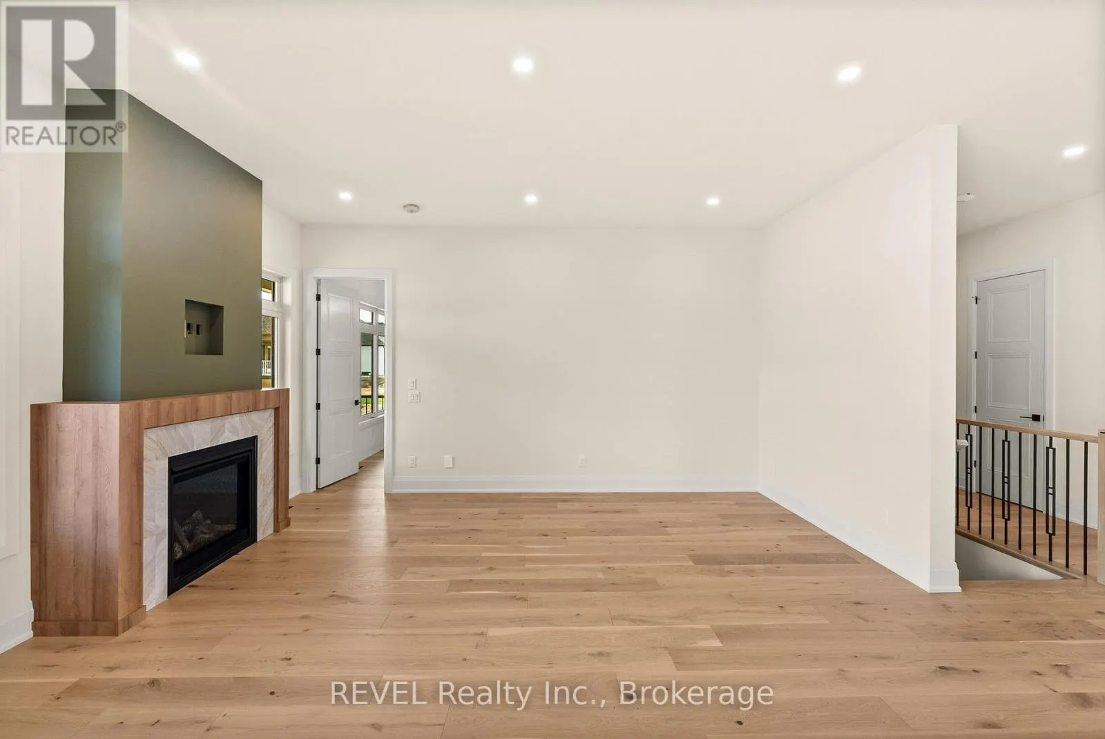 15 OAKLEY DRIVE