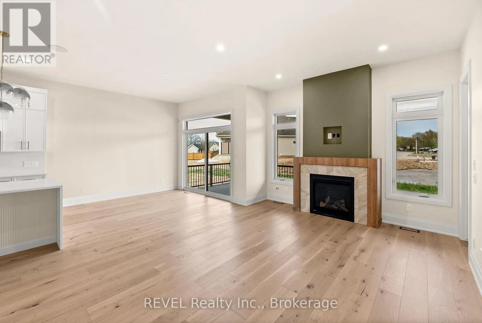 15 OAKLEY DRIVE