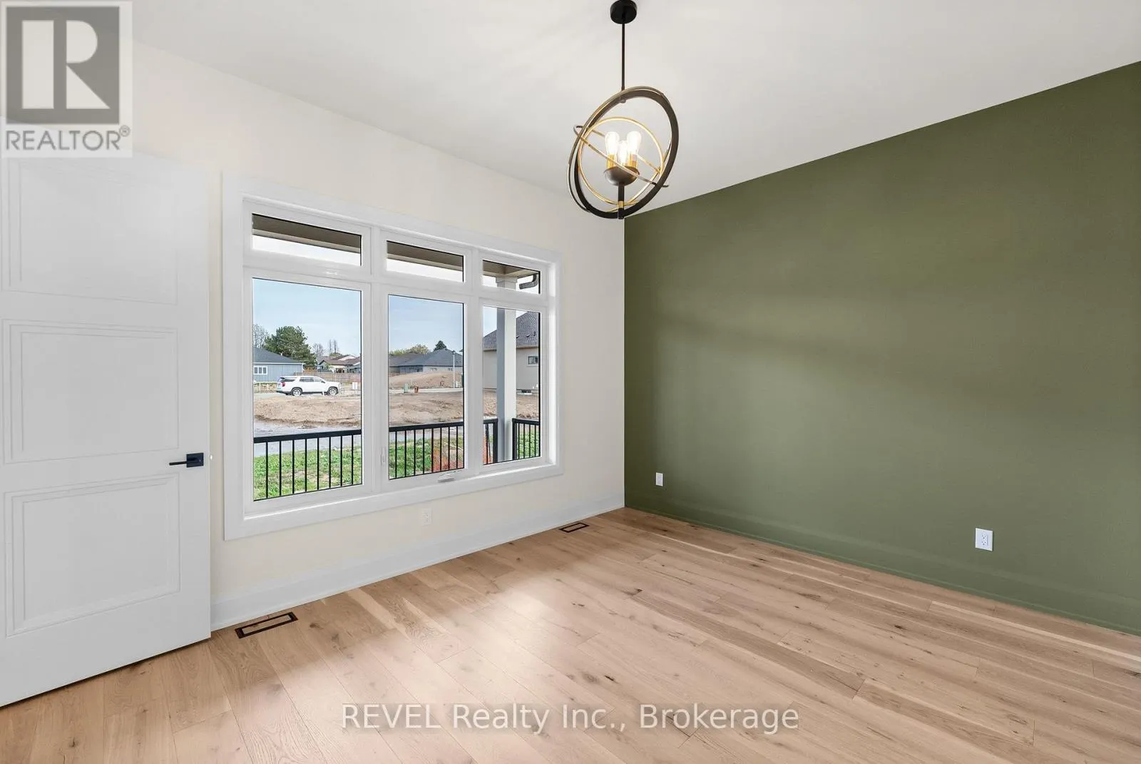 15 OAKLEY DRIVE