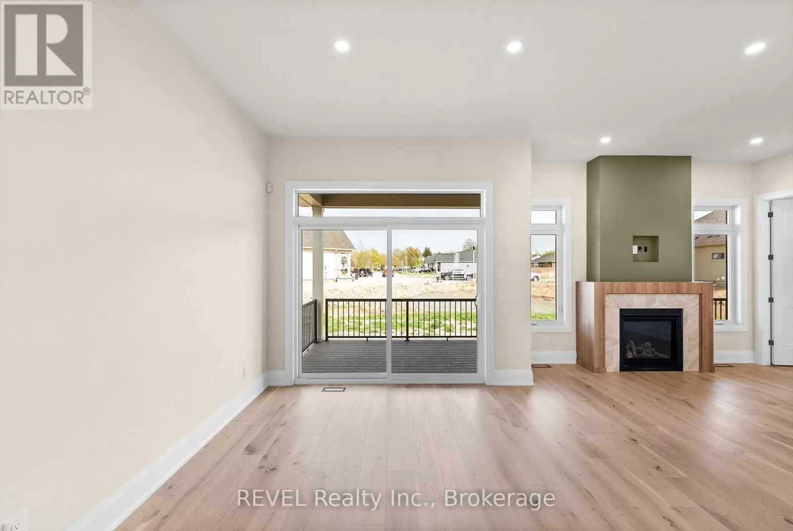 15 OAKLEY DRIVE