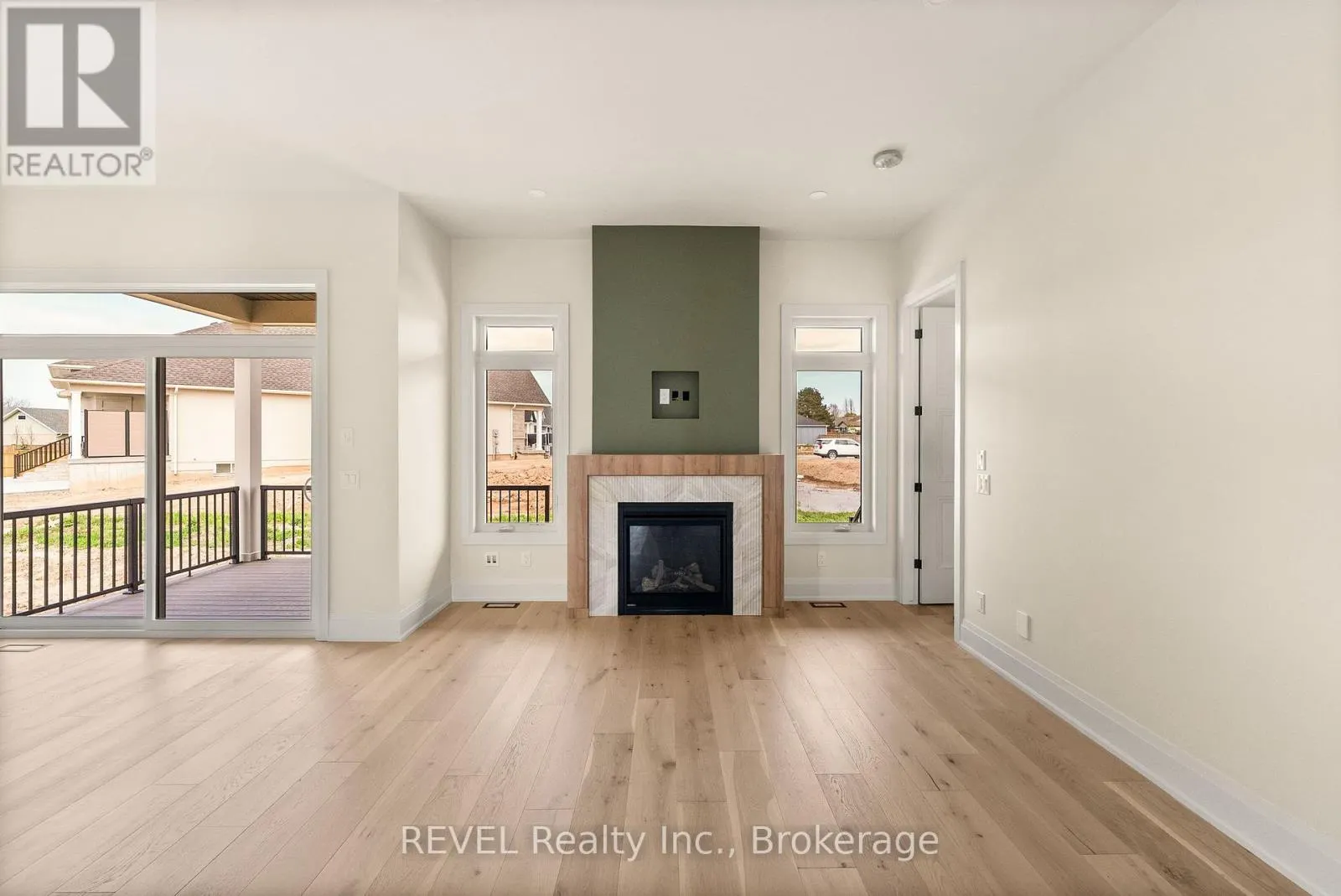 15 OAKLEY DRIVE