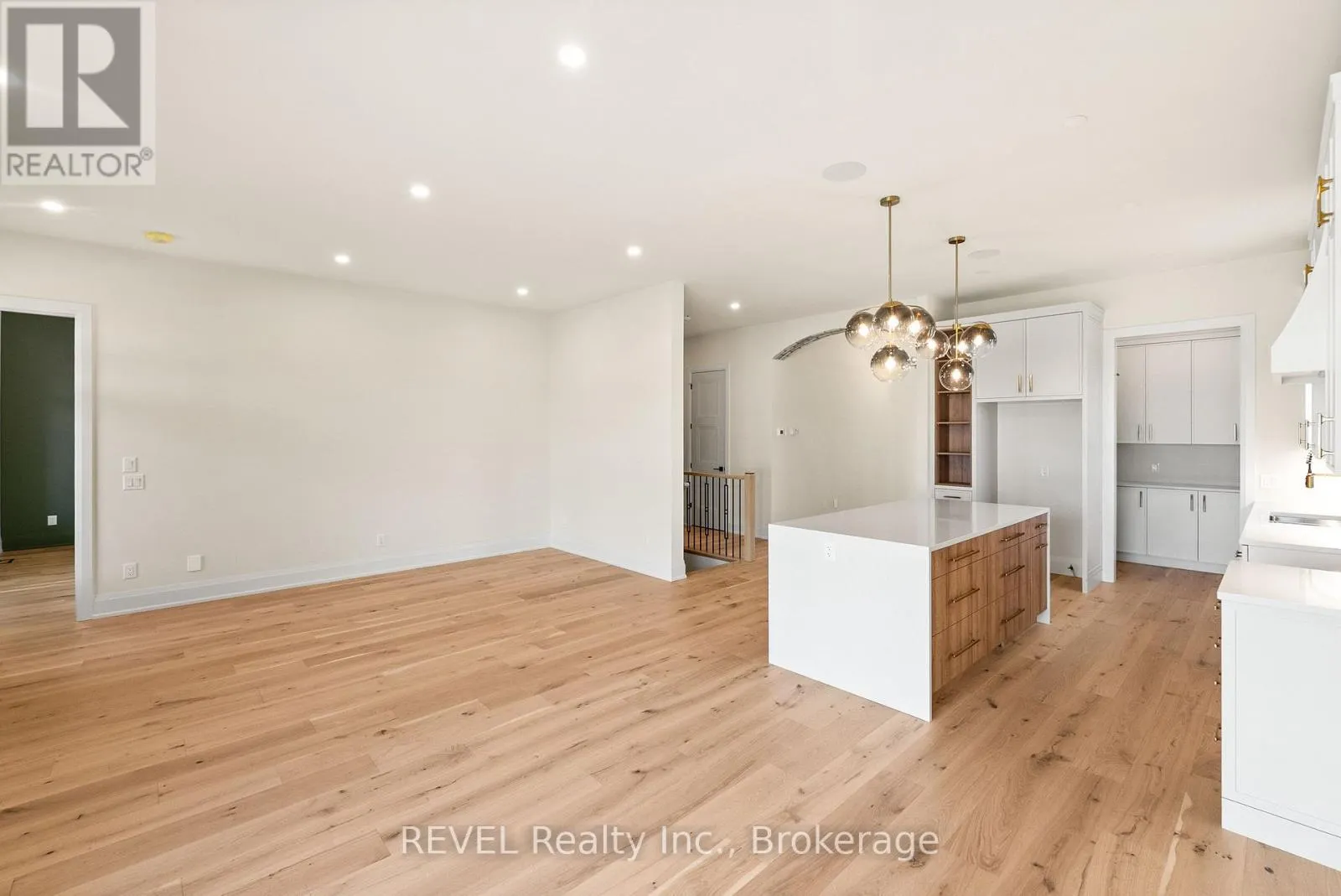 15 OAKLEY DRIVE