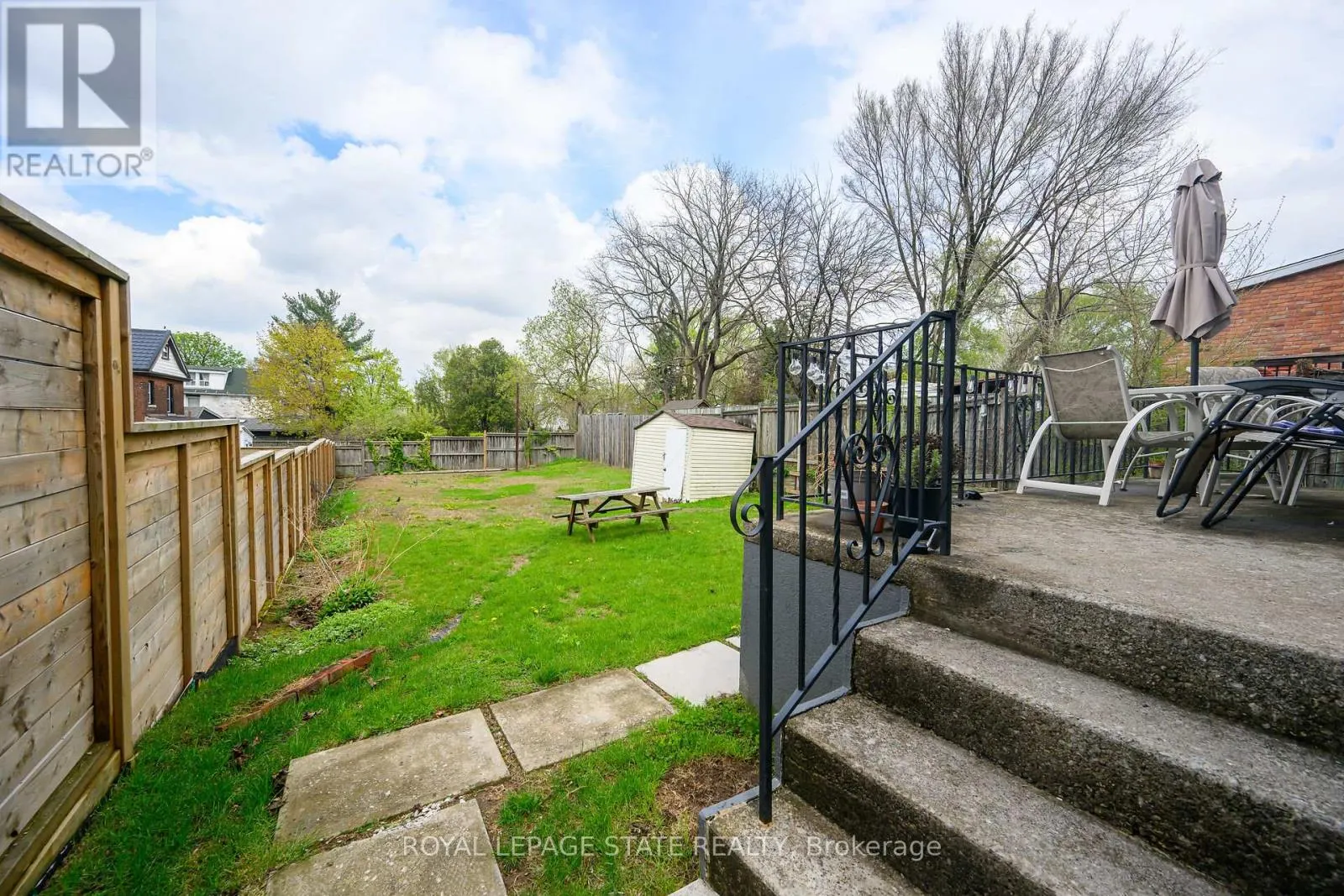 129 DUNDURN STREET N