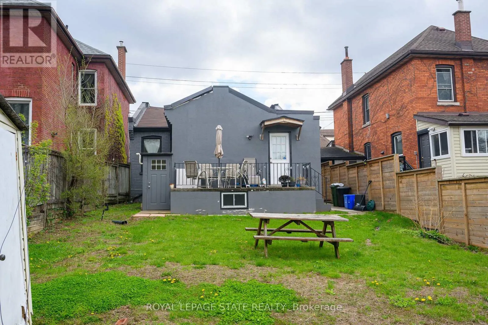 129 DUNDURN STREET N