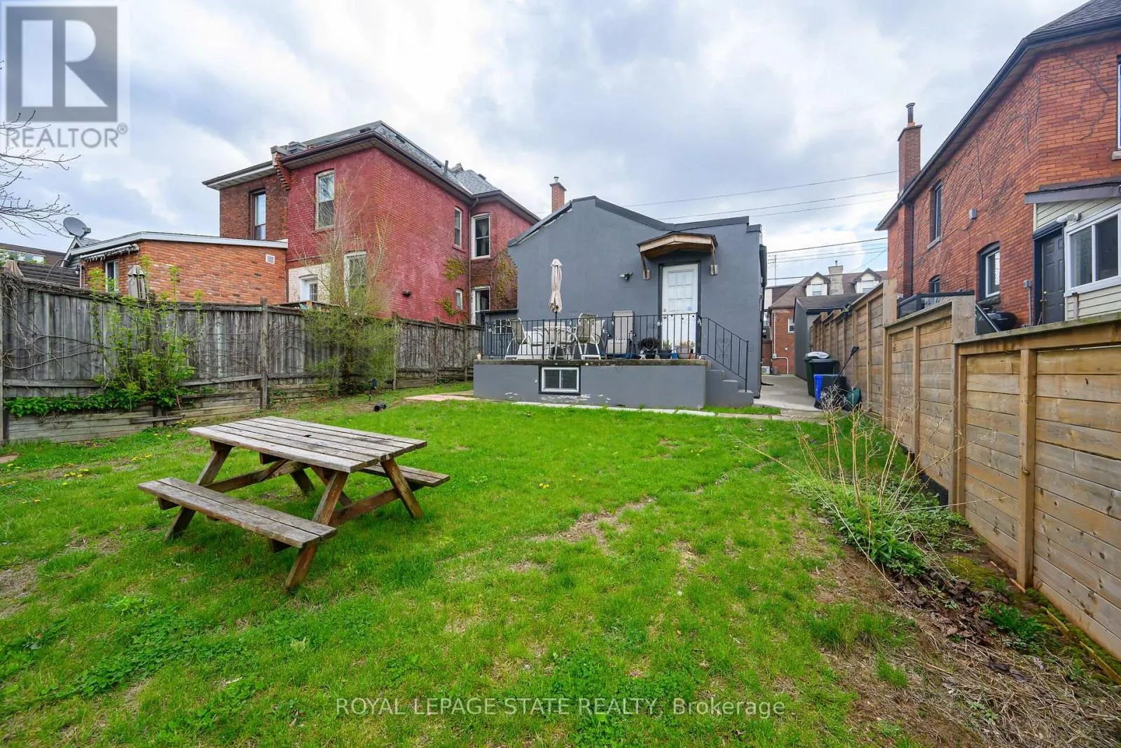 129 DUNDURN STREET N