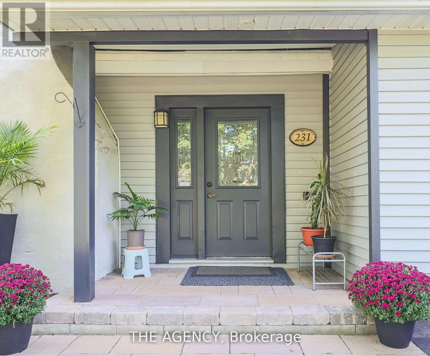 231 PROSPECT POINT ROAD S