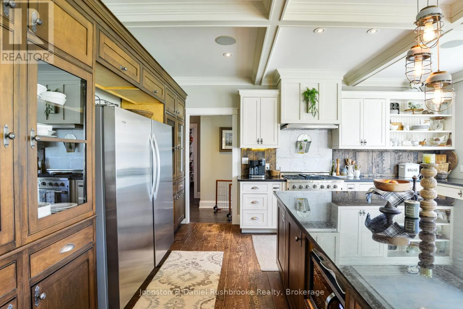 1422 MUSKOKA RD 118 ROAD W
