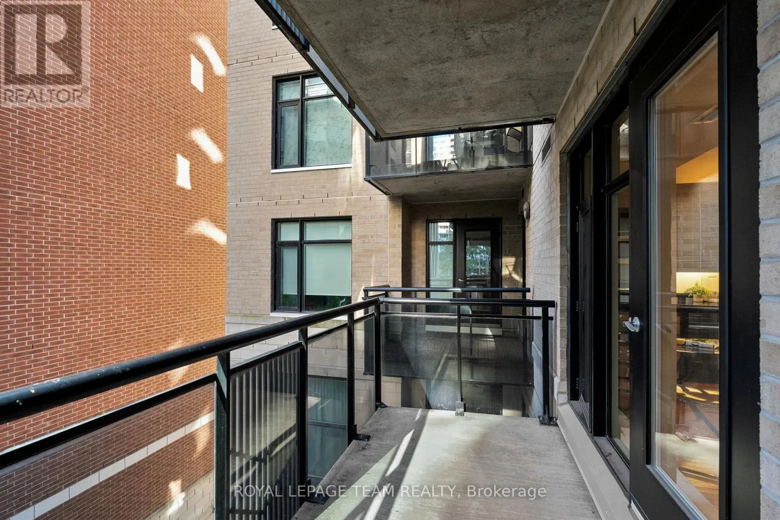 407 - 245 KENT STREET