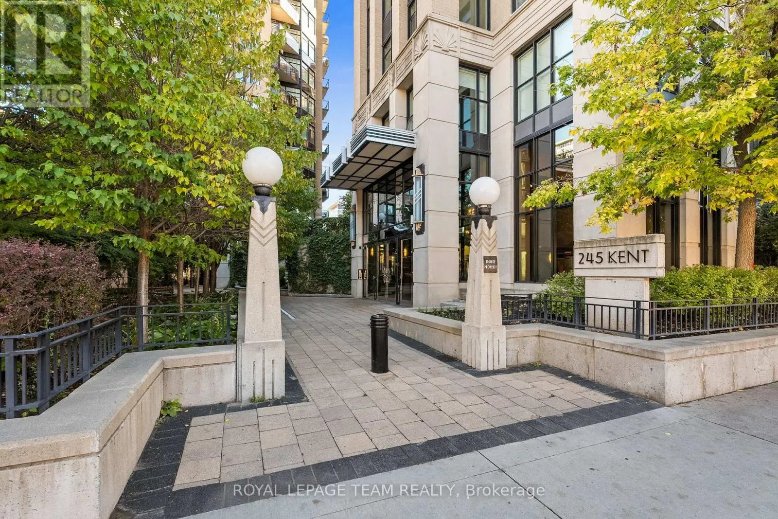 407 - 245 KENT STREET