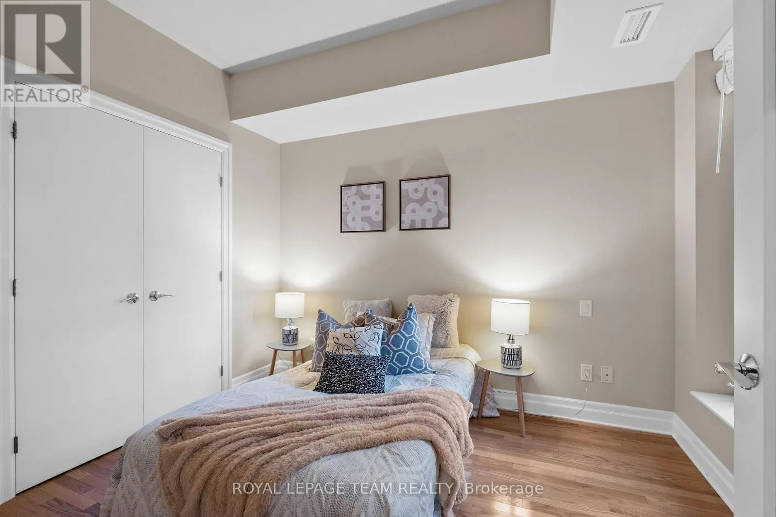 407 - 245 KENT STREET