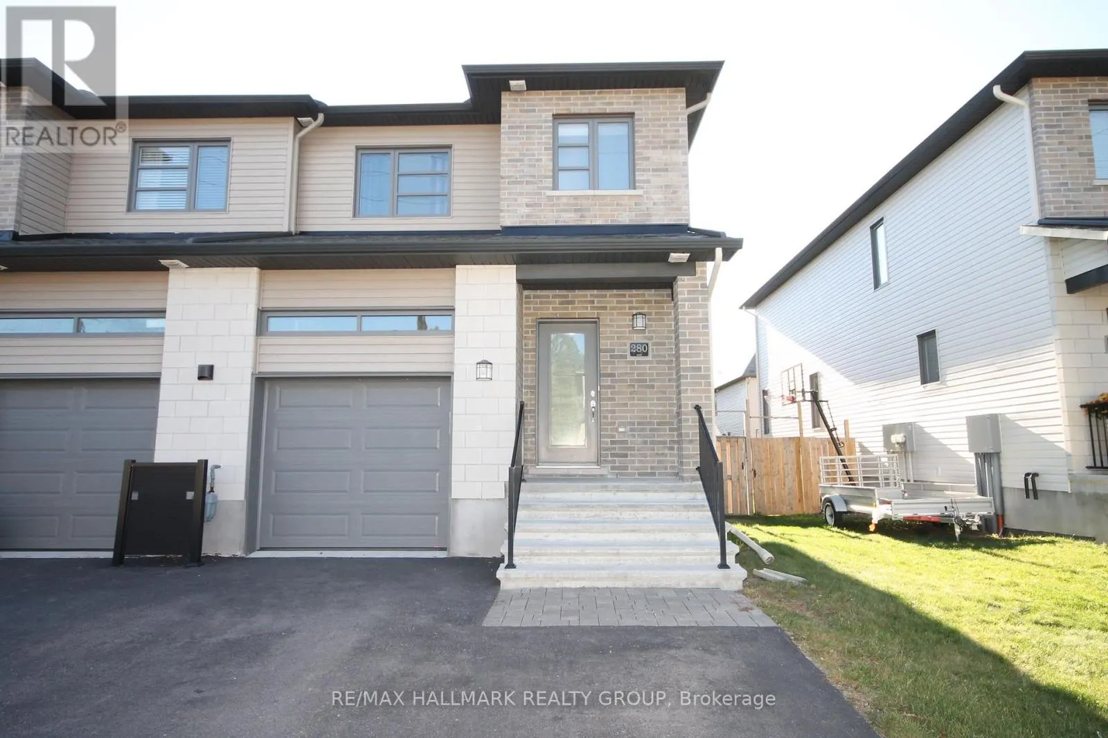 280 MUNRO STREET