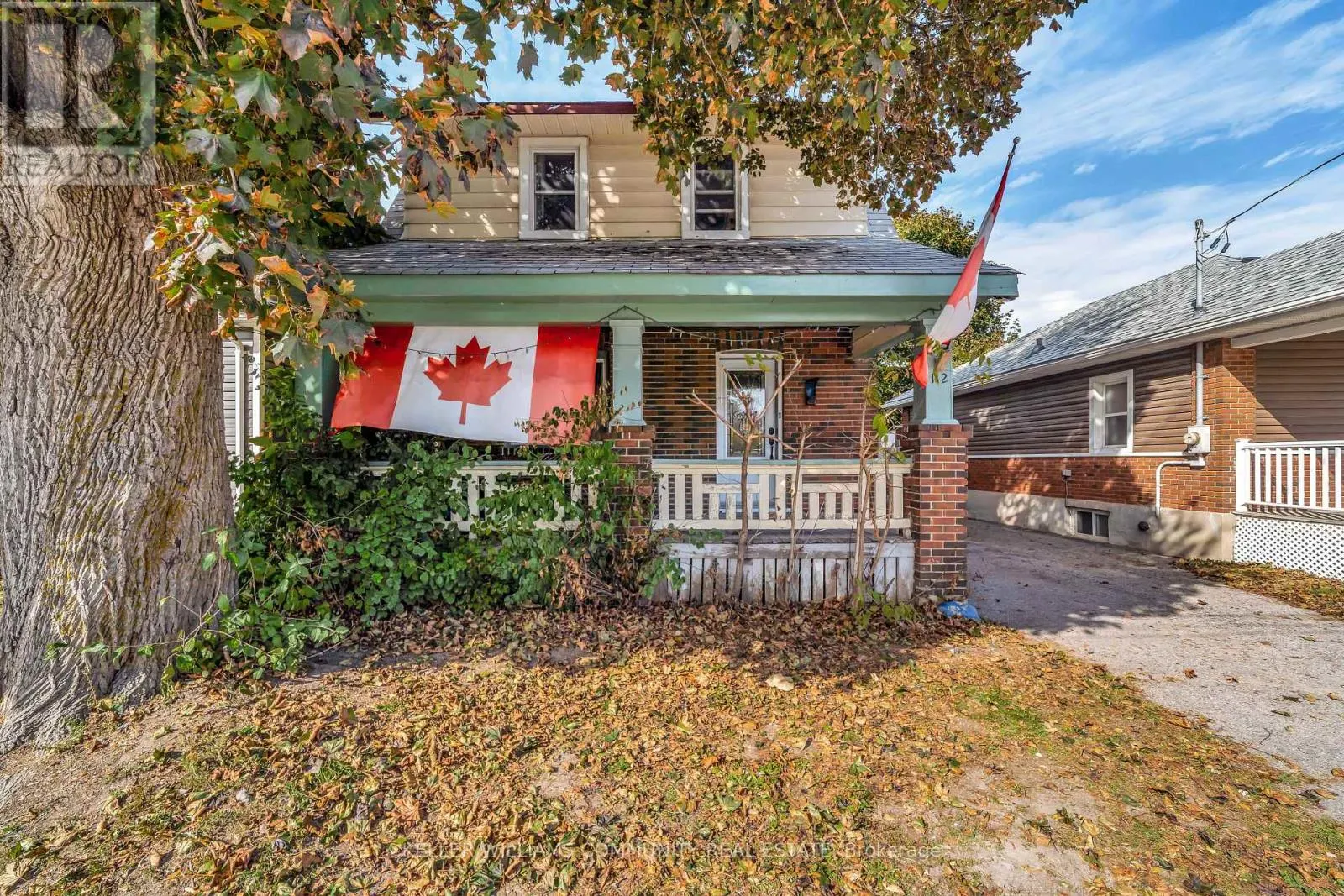 112 LANSDOWNE STREET W