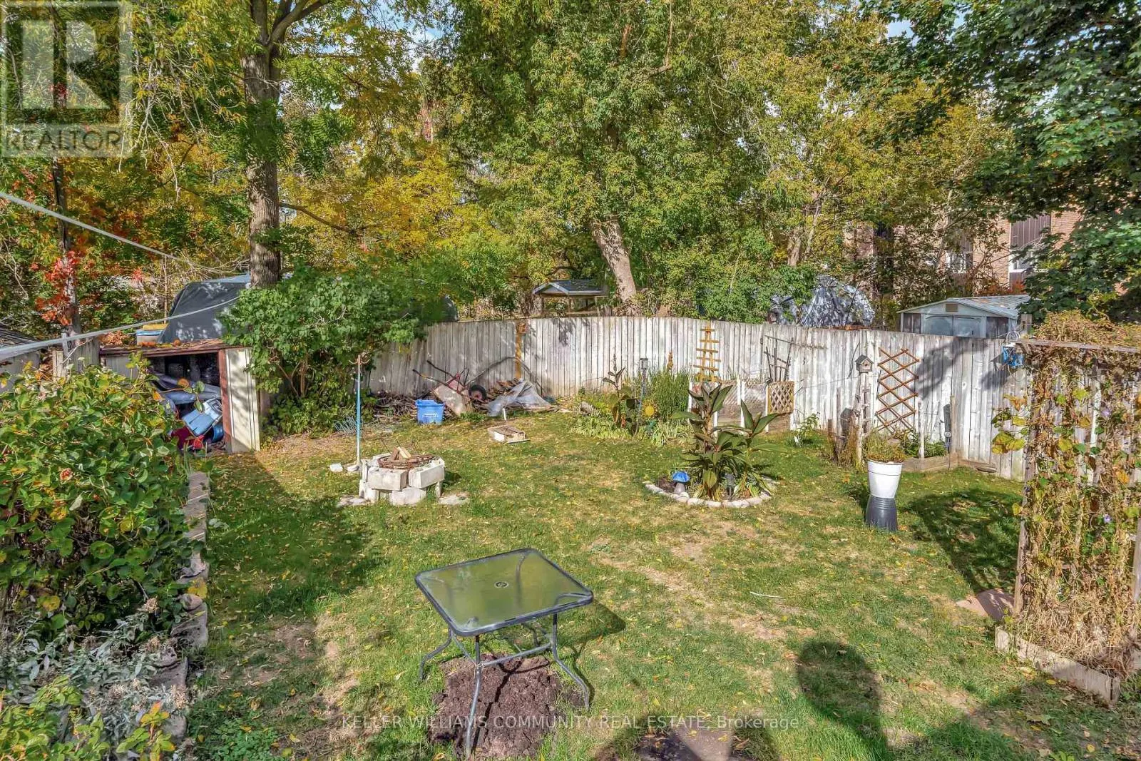 112 LANSDOWNE STREET W