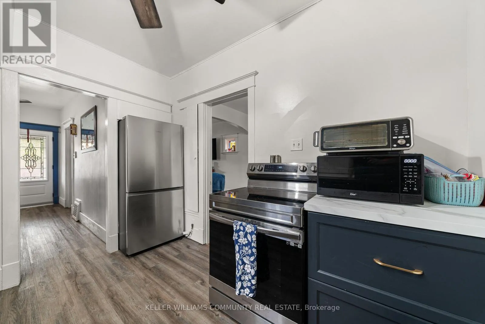 112 LANSDOWNE STREET W
