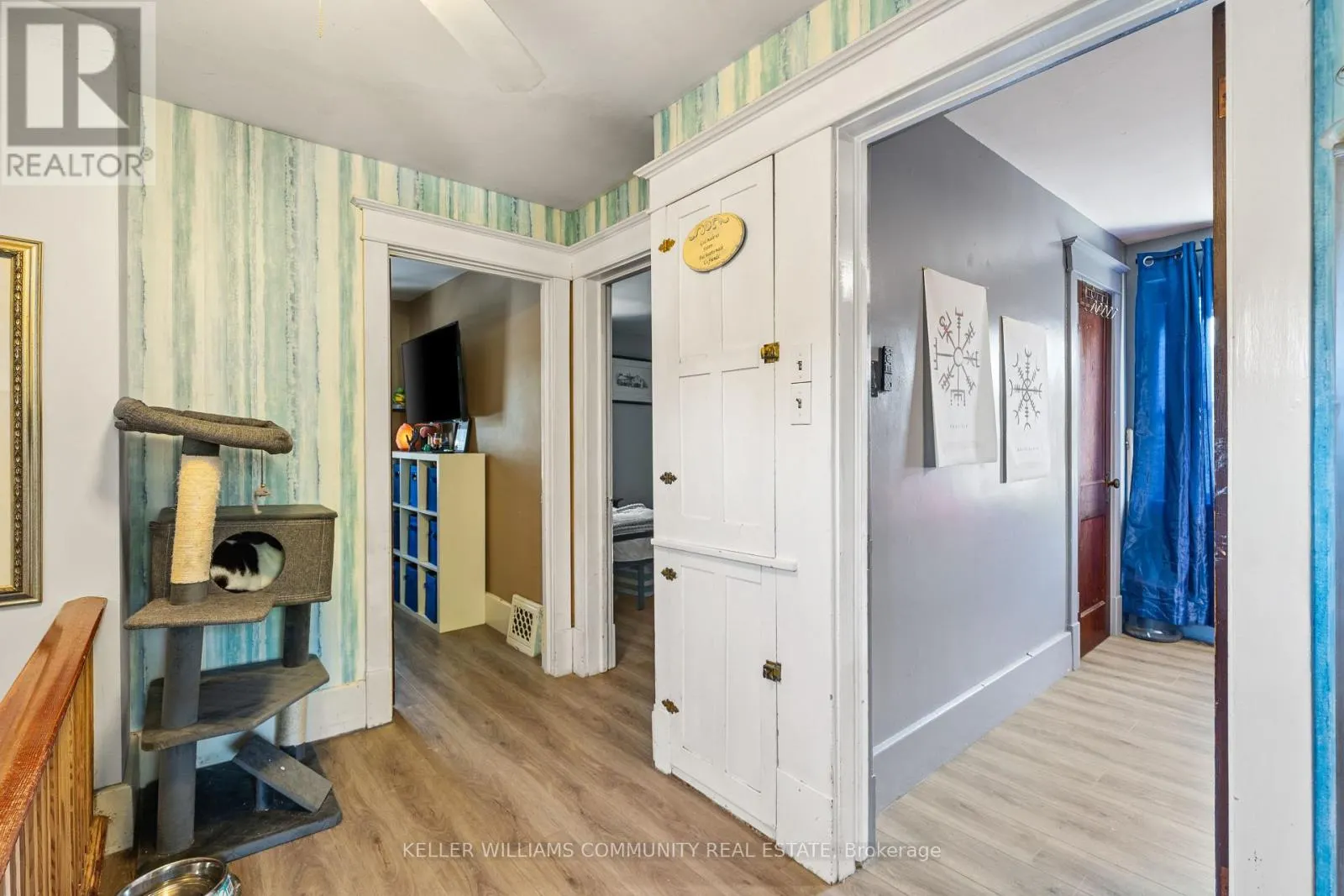 112 LANSDOWNE STREET W