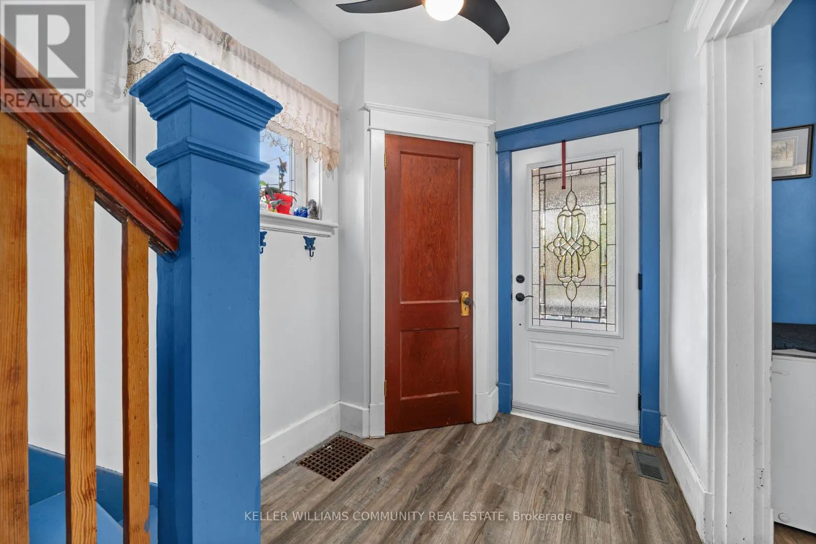 112 LANSDOWNE STREET W