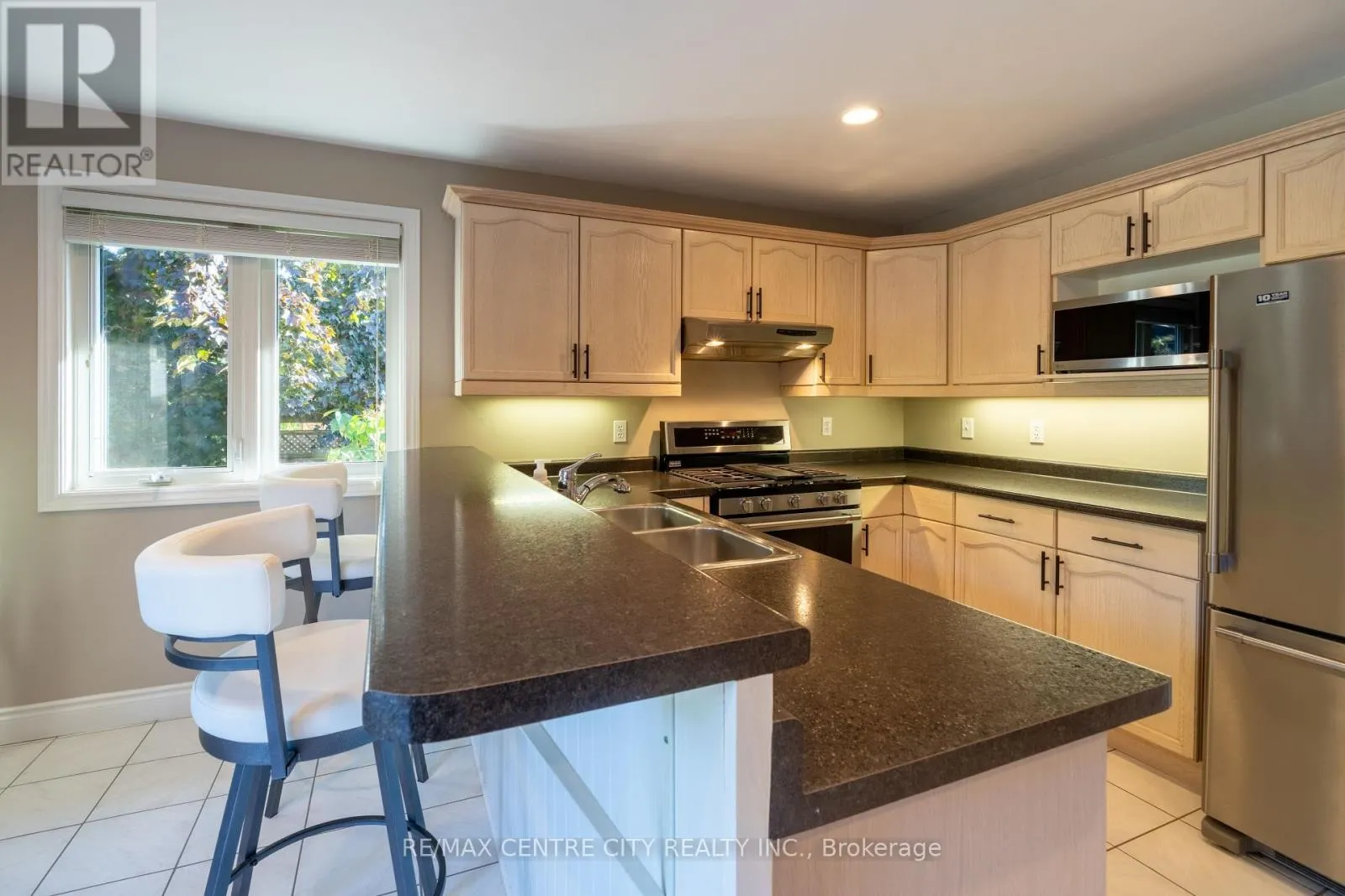 495 RIVERVIEW DRIVE