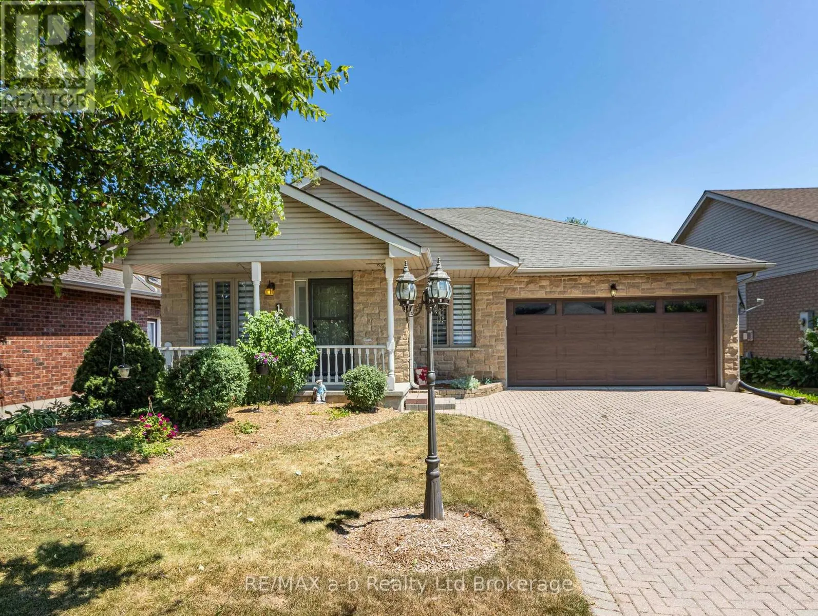 18 ORIOLE CRESCENT