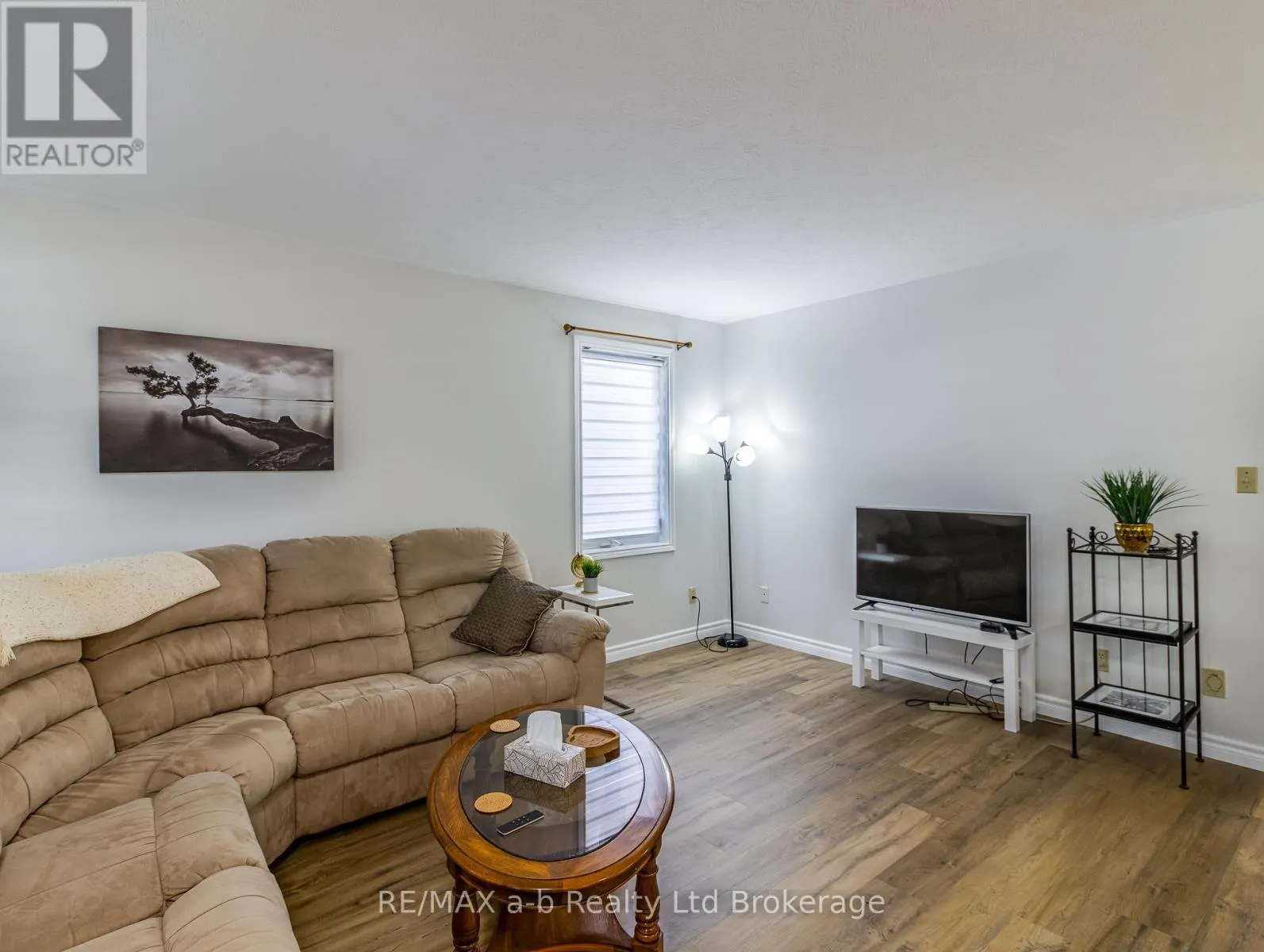 18 ORIOLE CRESCENT