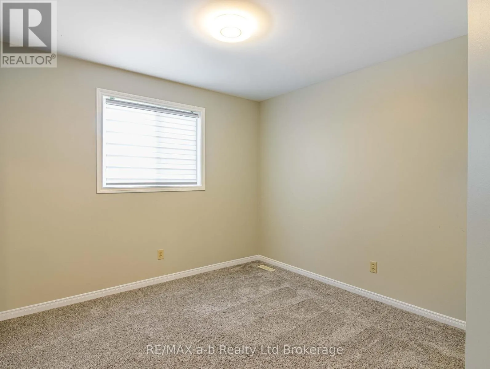 18 ORIOLE CRESCENT