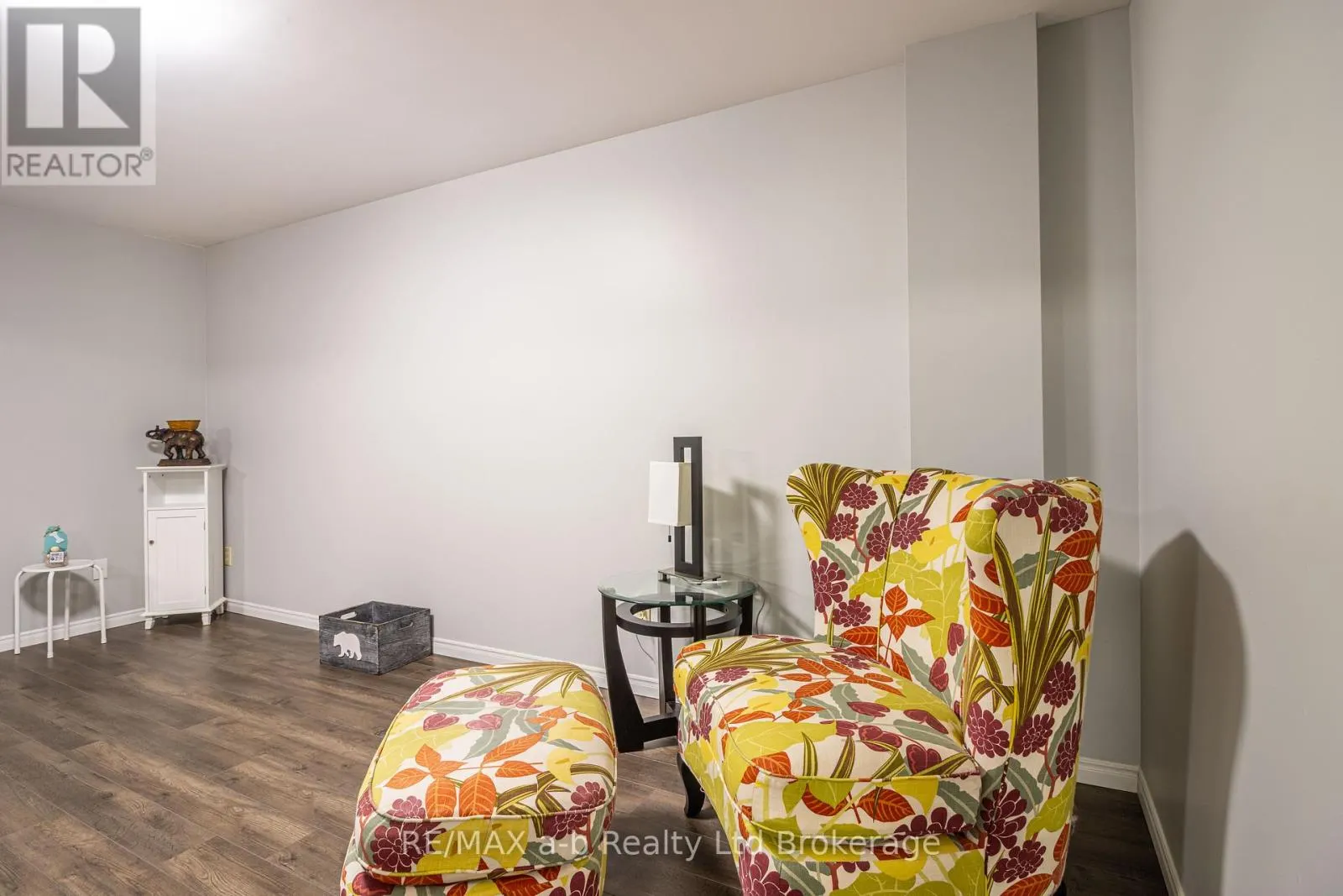 18 ORIOLE CRESCENT