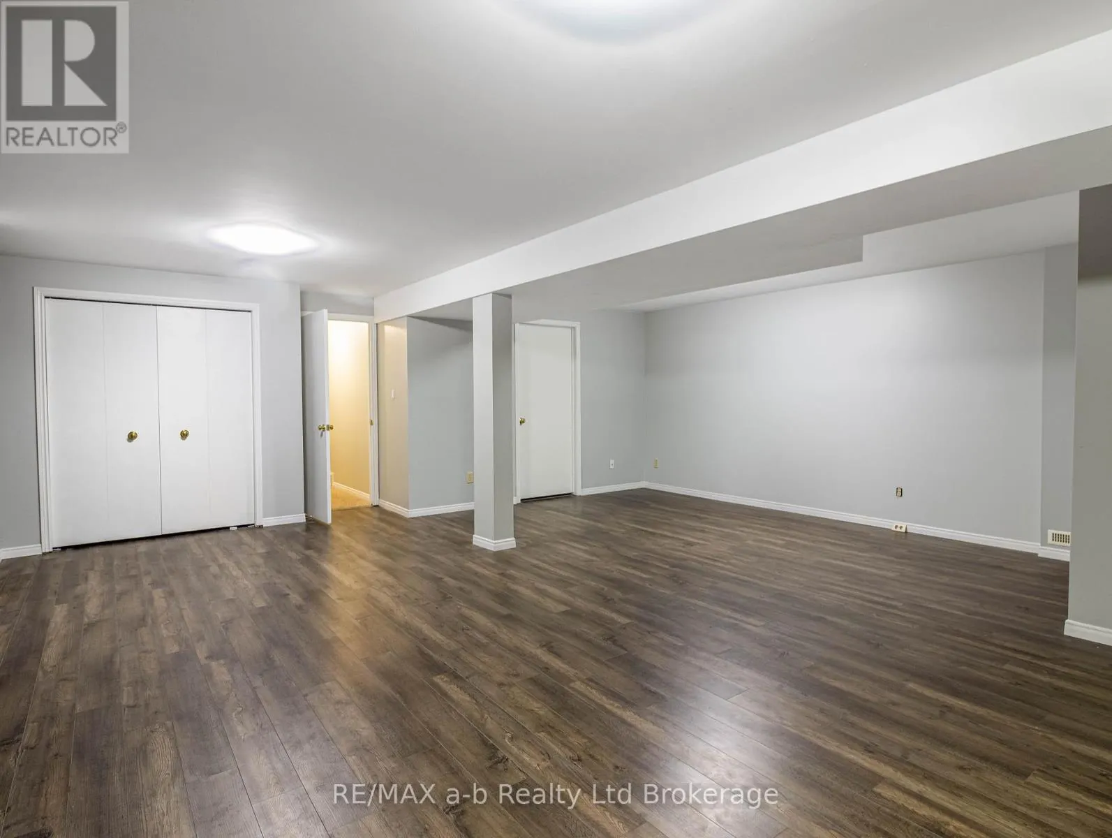 18 ORIOLE CRESCENT