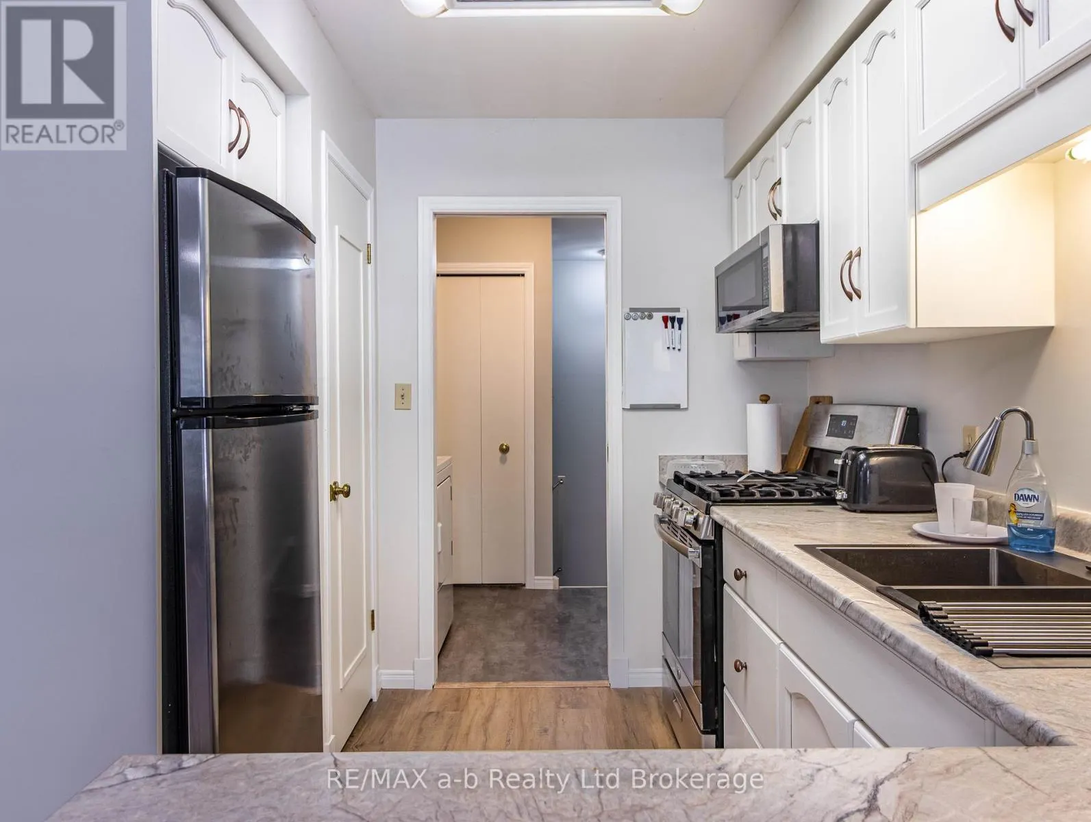 18 ORIOLE CRESCENT