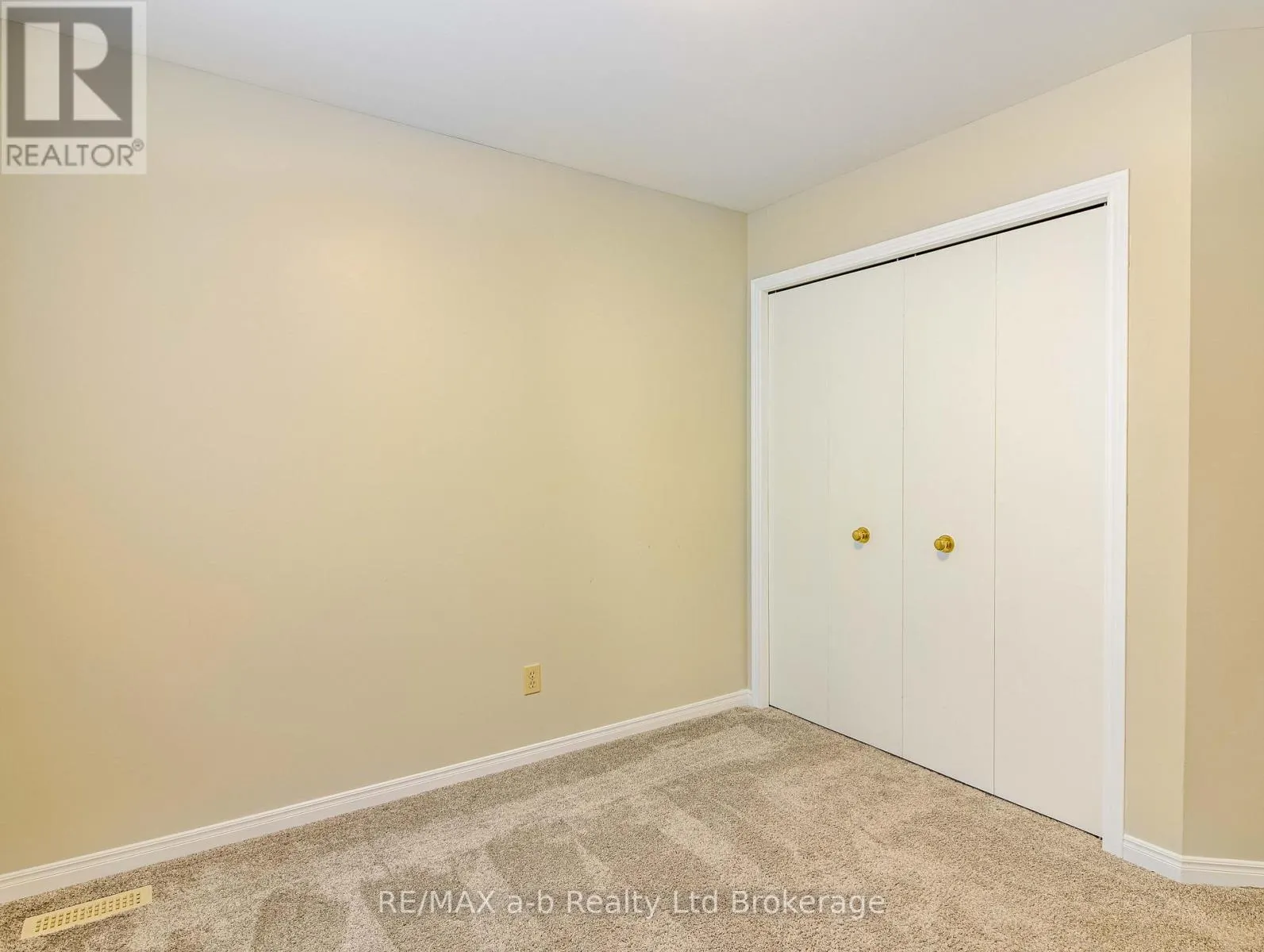 18 ORIOLE CRESCENT