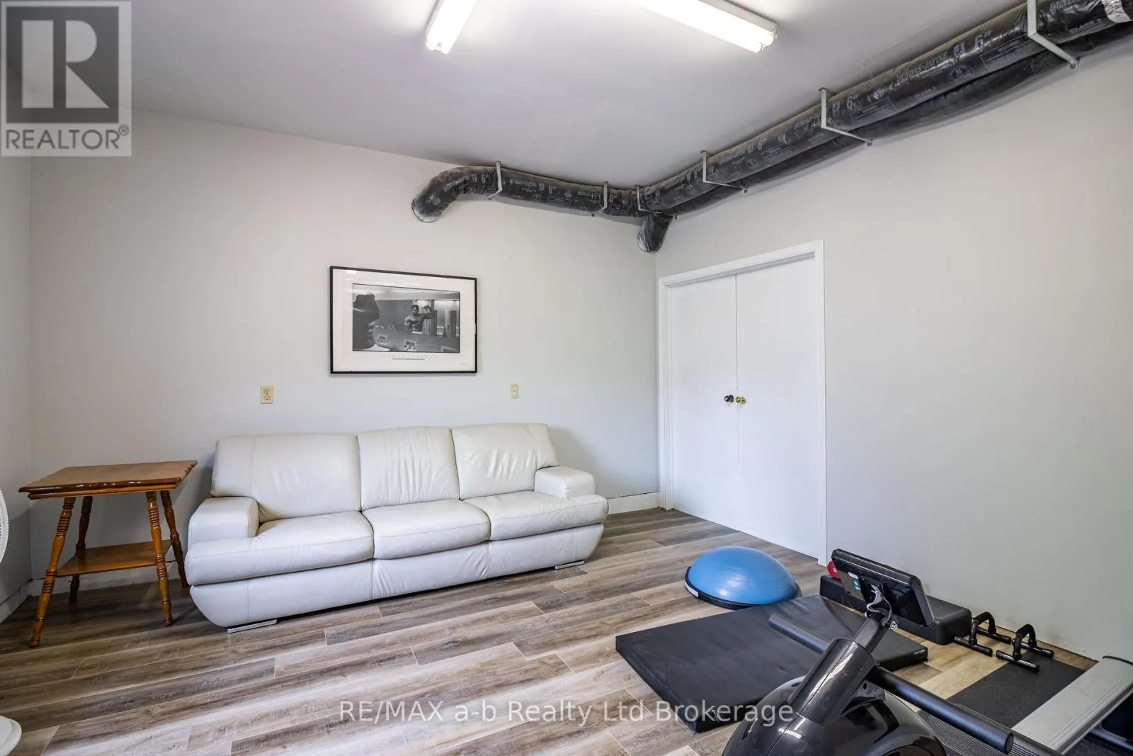 18 ORIOLE CRESCENT