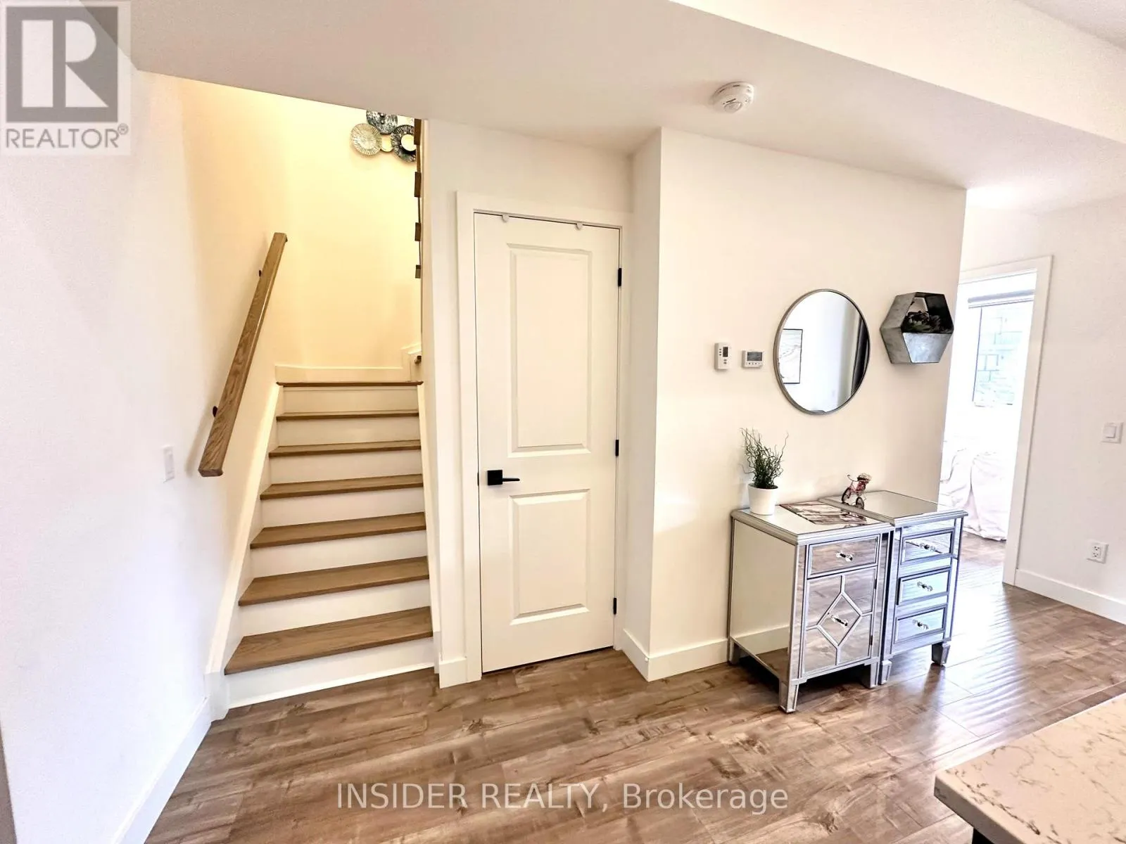 303 - 10 BEAUSOLEIL LANE