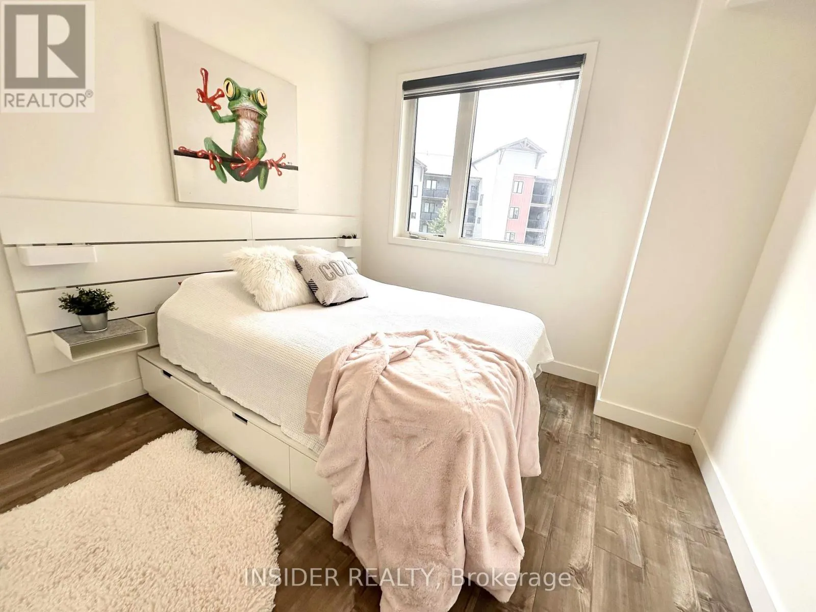 303 - 10 BEAUSOLEIL LANE