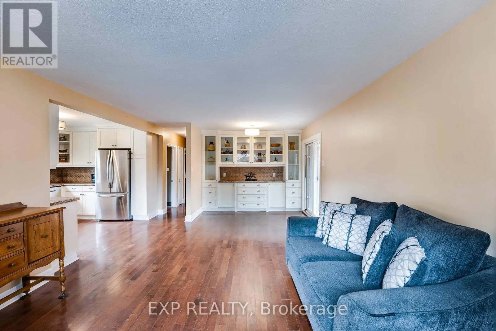 6501 ERWIN CRESCENT