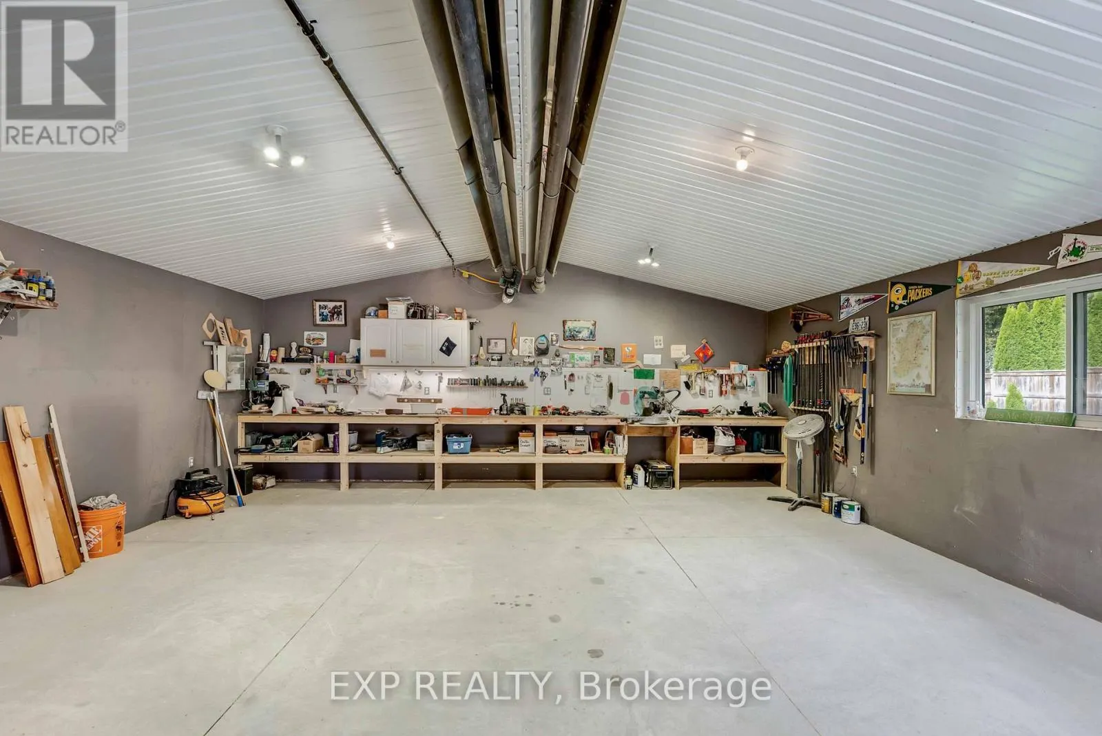6501 ERWIN CRESCENT
