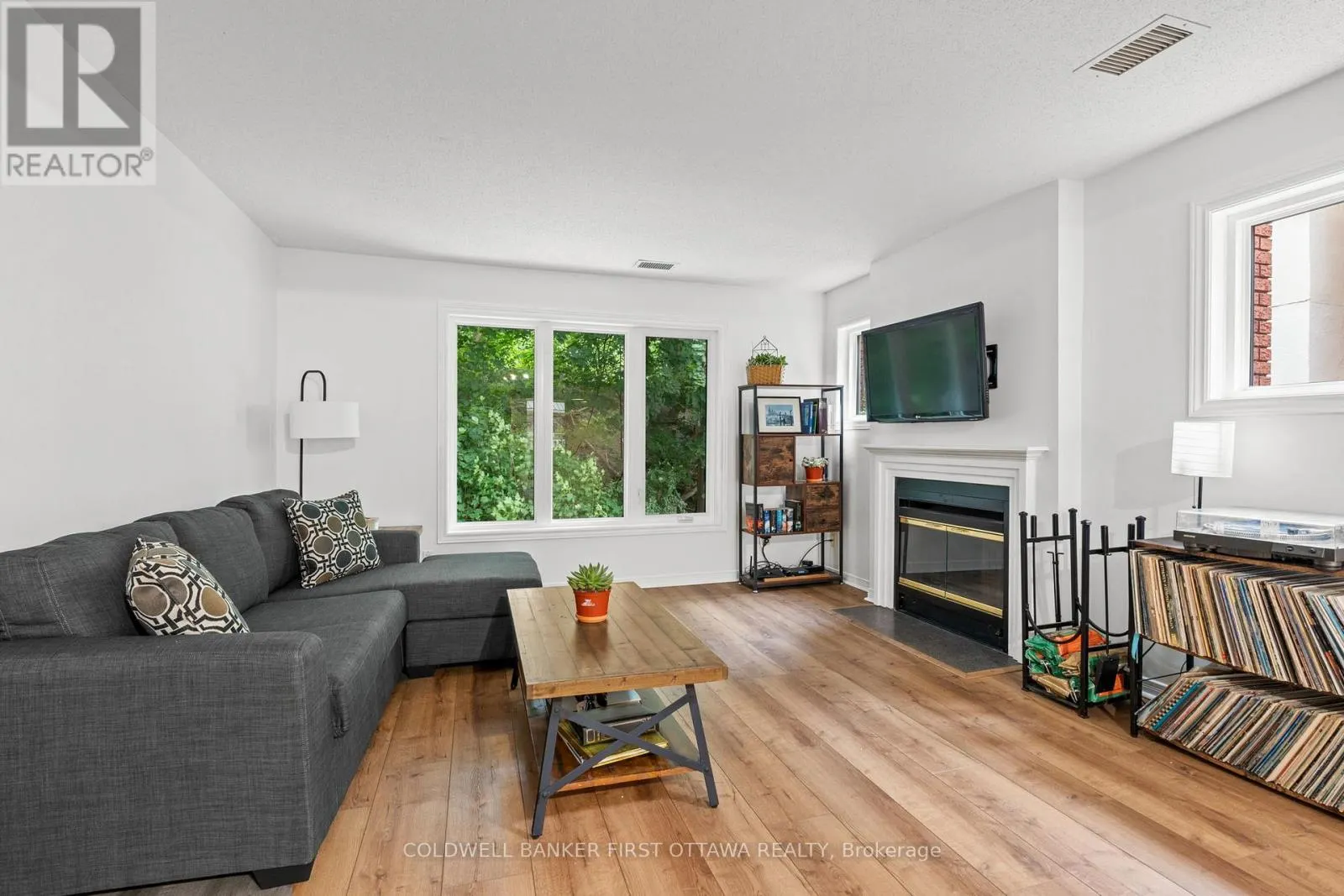 111F - 250 FOUNTAIN PLACE