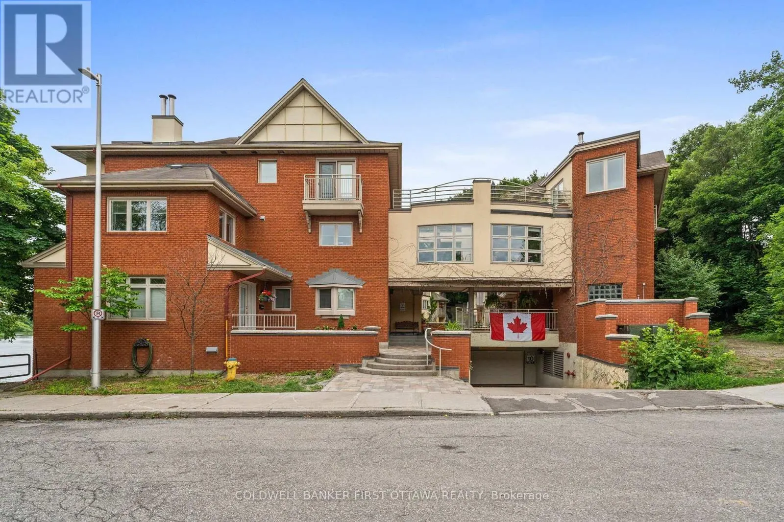 111F - 250 FOUNTAIN PLACE