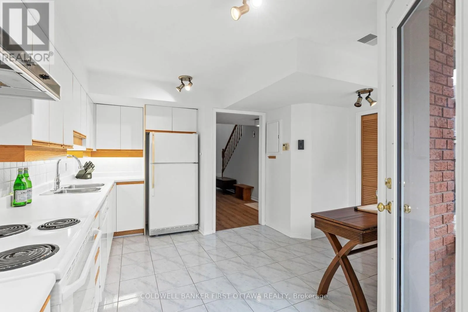 111F - 250 FOUNTAIN PLACE