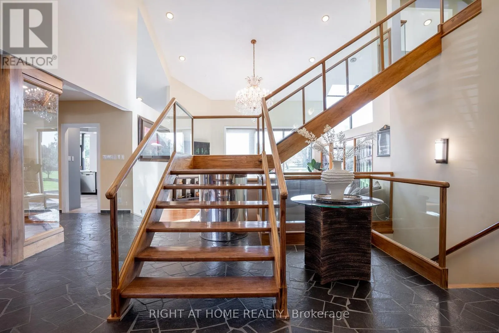 5 BURNT TREE COURT