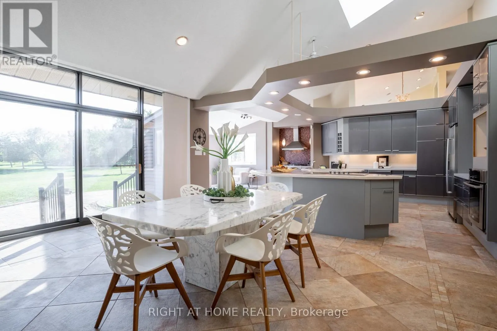 5 BURNT TREE COURT