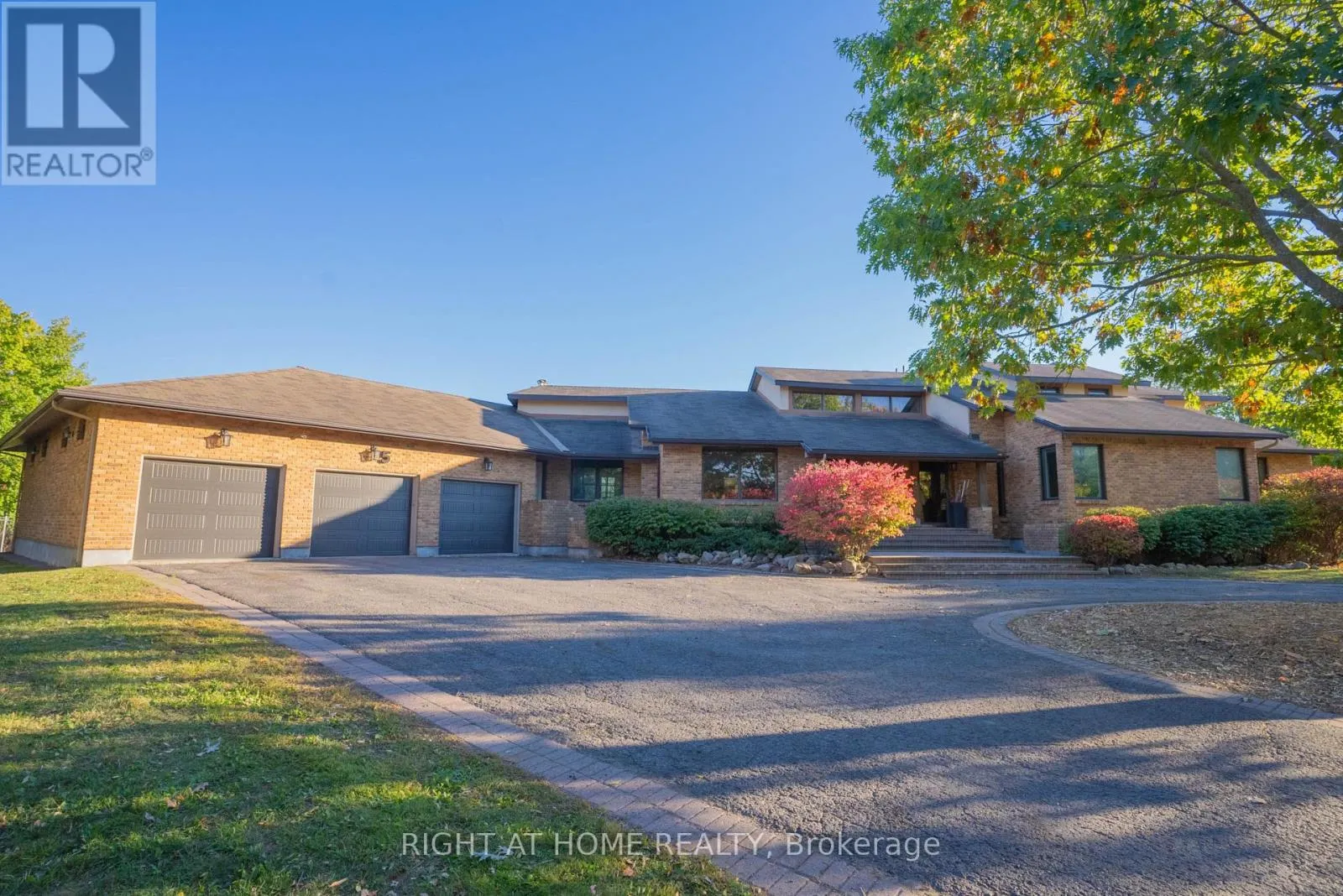 5 BURNT TREE COURT