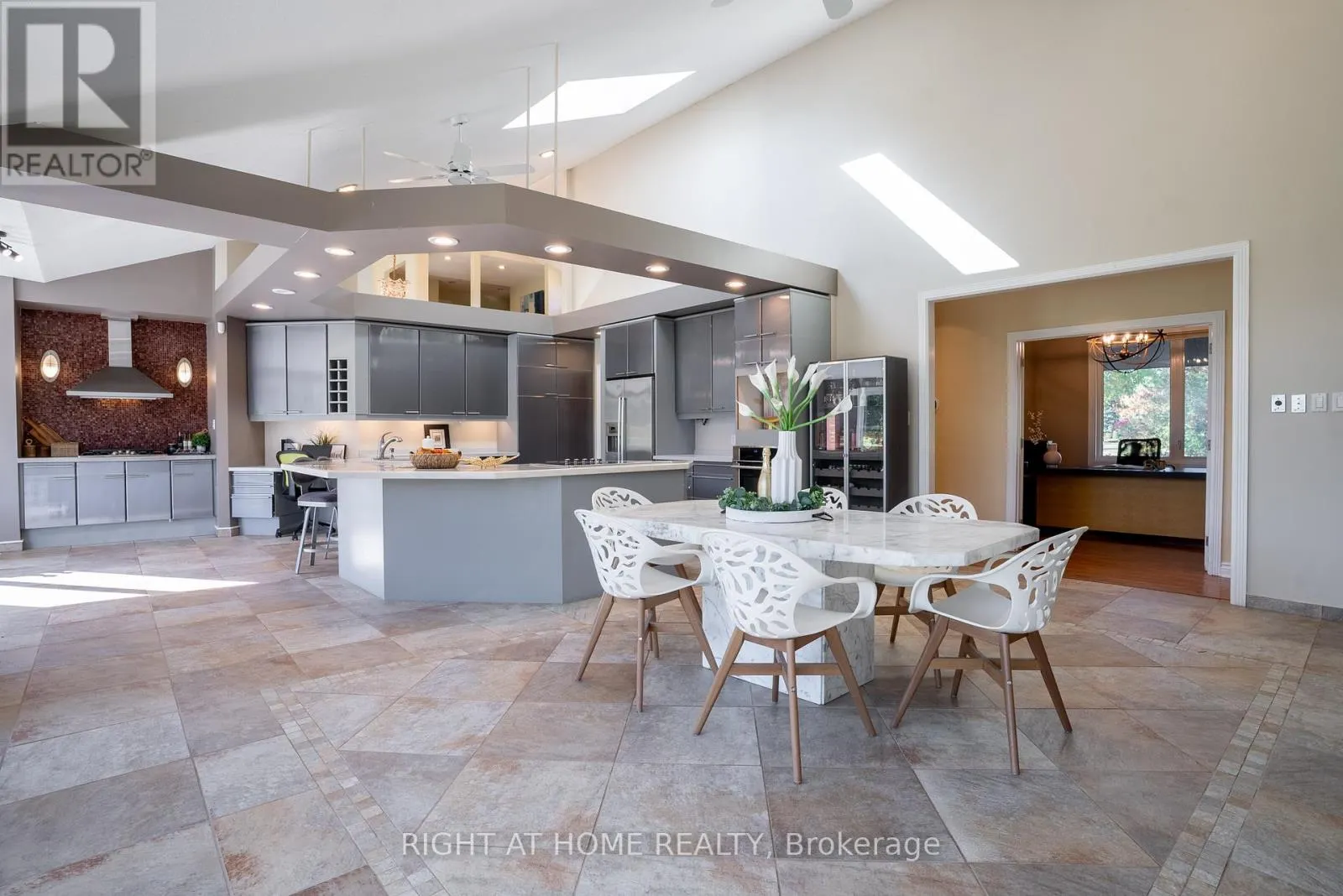 5 BURNT TREE COURT