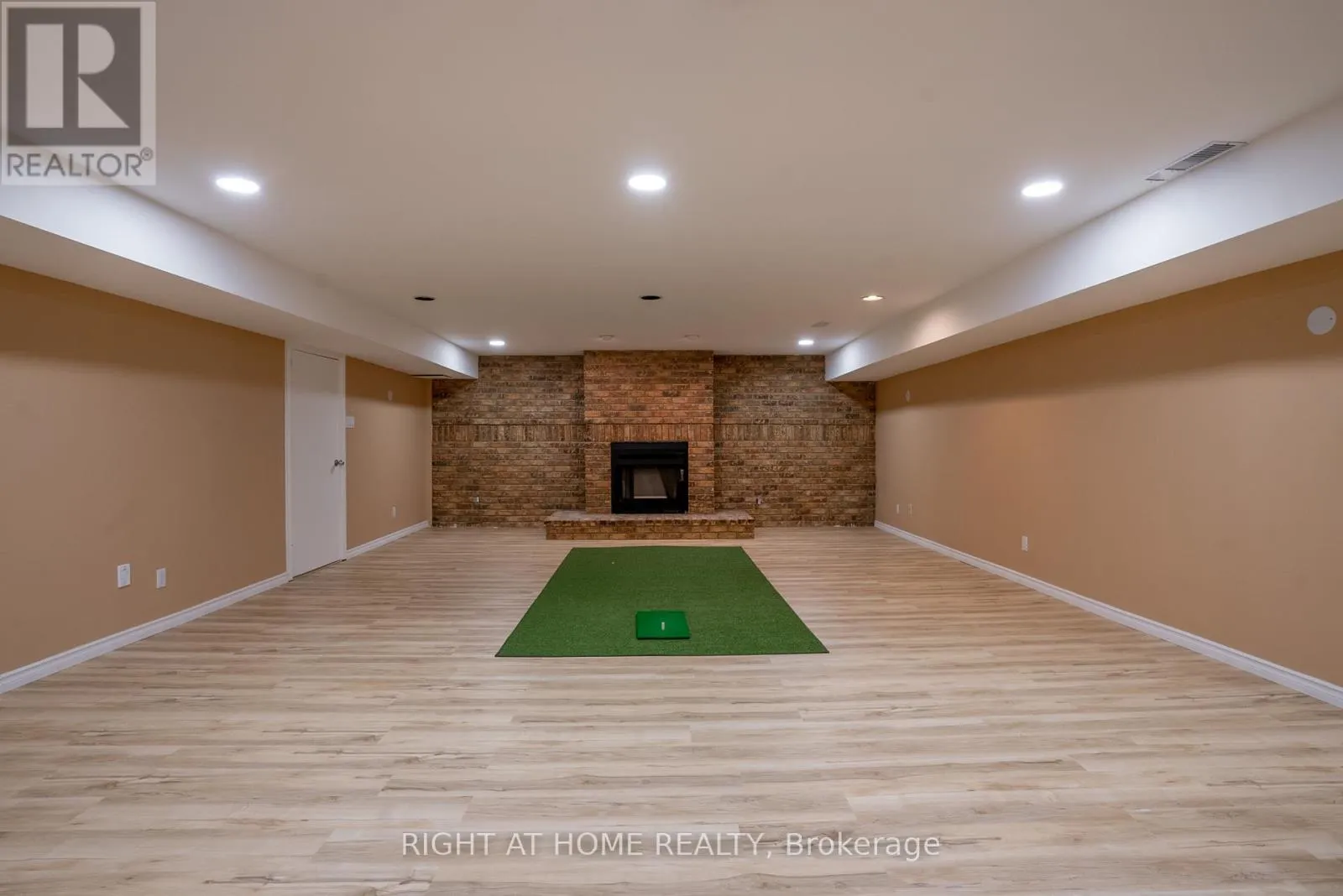 5 BURNT TREE COURT