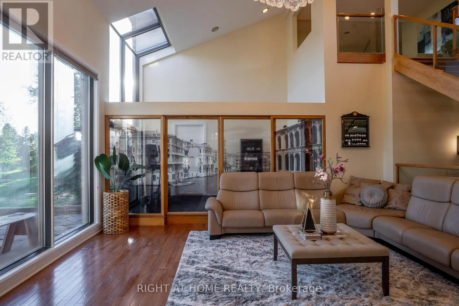 5 BURNT TREE COURT