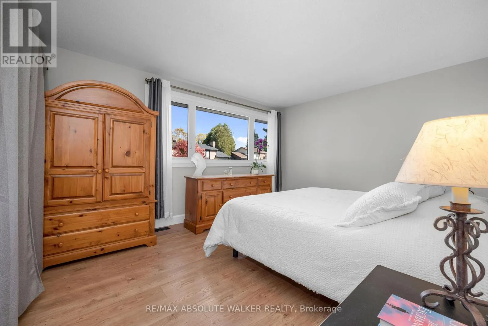 5298 HILLCREST DRIVE