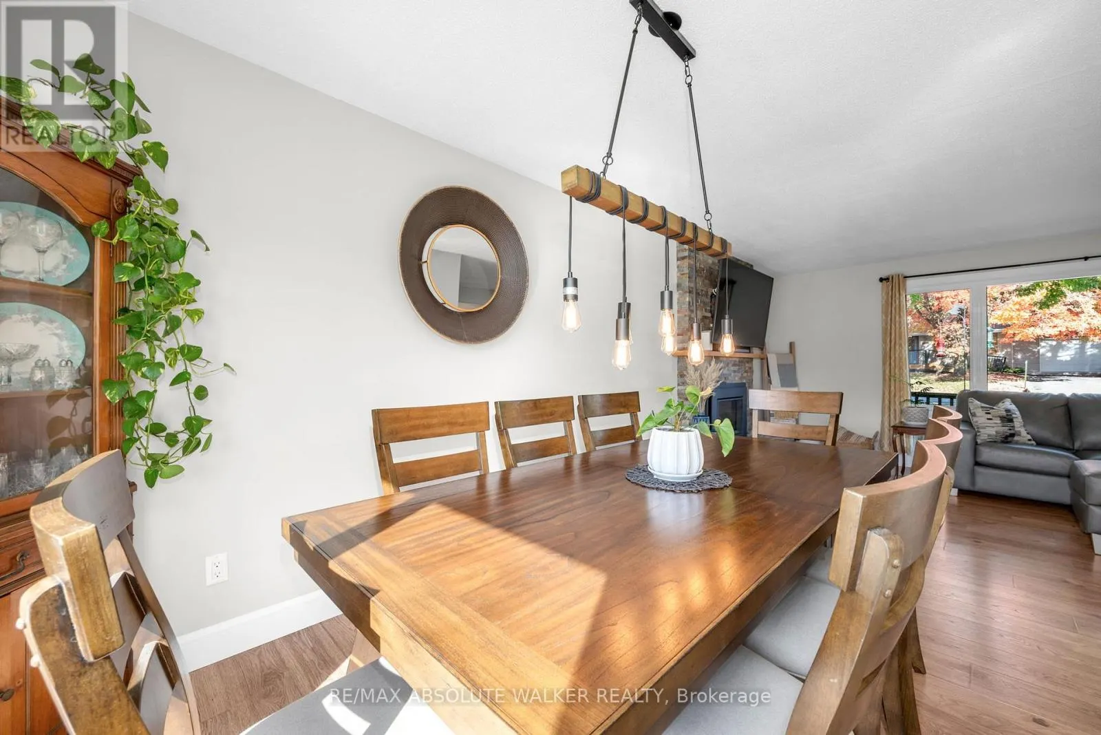 5298 HILLCREST DRIVE